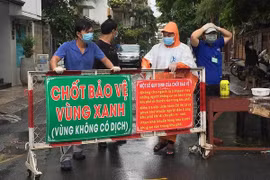 Vì sao Hà Nội duy trì chốt tự quản "vùng xanh" ở các thôn, tổ dân phố ?