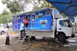TP. HCM: Xe xét nghiệm Covid-19 lưu động đáp ứng từ 2 đến 3 nghìn mẫu một ngày