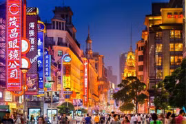 Biến thể Delta, lũ lụt... tạo nên "đám mây đen" cho kinh tế Trung Quốc