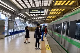 Hơn 113 nghìn lượt khách đi tàu điện Cát Linh sau một tuần bán vé