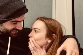 Lindsay Lohan đính hôn lần hai ở tuổi 35
