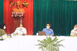 Phó Thủ tướng Vũ Đức Đam yêu cầu “đi từng ngõ, gõ từng nhà, rà từng người” trong cuộc chiến Covid-19