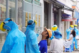 Hà Nội: Tìm người từng đến cửa hàng bán hoa quả tại phường Cổ Nhuế 2, Bắc Từ Liêm