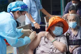 Người cao tuổi cần làm gì để bảo vệ mình trước dịch Covid-19