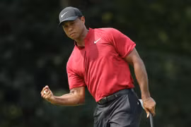 Tay goft Tiger Woods: Ông hoàng kiếm tiền