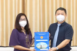 Phó TBT Báo Khăn Quàng Đỏ làm Phó Chủ nhiệm UB về Người Việt Nam ở nước ngoài TP. HCM