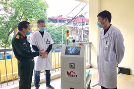 VIBOT y tế do Bộ KH&CN đặt hàng hỗ trợ đắc lực phòng, chống Covid-19