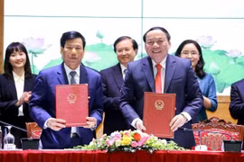 Bàn giao nhiệm vụ Bộ trưởng Bộ Văn hóa, Thể thao và Du lịch