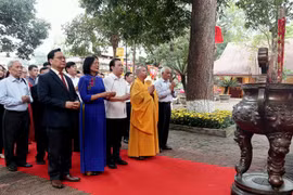 Dâng hương tưởng niệm 993 năm Ngày mất Đức vua Lý Thái Tổ