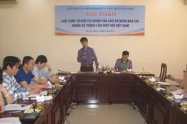 Sự phát triển của mạng Internet khiến phương tiện truyền thông phải thay đổi mạnh mẽ
