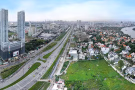 Suy kiệt nguồn cung nhà ở TP.HCM: Có tiền chưa chắc đã là “thượng đế”