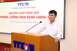 Cán bộ, nhân viên TTXVN chung tay ủng hộ công tác phòng, chống dịch