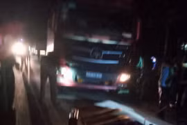 Hà Tĩnh: Đấu đầu container, nam thanh niên điều khiển xe máy tử vong