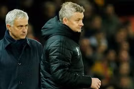 HLV Mourinho tuyên bố ông không quá cần danh hiệu như Solskjaer