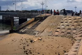 Phát hiện thi thể người đàn ông trôi dạt trên vịnh Nha Trang