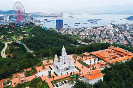Sức hút diệu kỳ của quần thể tâm linh trên núi Ba Đèo