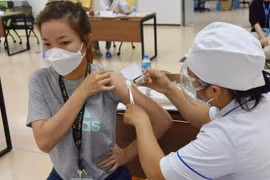 Lên phương án tiêm 8 triệu liều vắc xin phòng COVID-19 về nước trong tháng 7