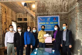 Báo Phụ nữ Thủ đô bàn giao “Mái ấm tình thương” cho hội viên phụ nữ khó khăn
