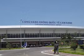 Chờ đuổi chó trong sân bay, một máy bay phải lượn vòng 20 phút trên trời