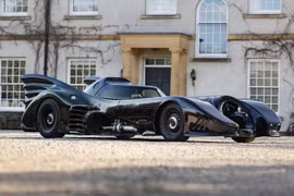 Siêu xe Batmobile được bán đấu giá từ 27.800 USD