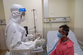 Ngày 5/11: Ghi nhận 7.504 ca nhiễm COVID-19 mới, tăng 911 ca