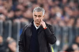Lý do gì khiến Tottenham không sa thải HLV Jose Mourinho?
