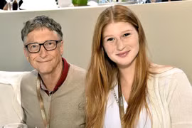 Jennifer Gates - con gái tỷ phú Bill Gates được tiêm vắc xin Covid-19