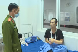 Mâu thuẫn trong lúc nhậu, đối tượng dùng dao chém liên tiếp 16 nhát vào chủ nhà