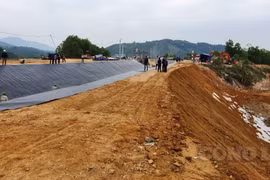 Sự cố vỡ kênh ở Thanh Hóa: Gần 1 tuần, kênh Bắc chưa thông dòng