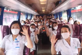 Phú Thọ: 500 cán bộ y tế lên đường hỗ trợ TP. Hà Nội chống dịch Covid-19