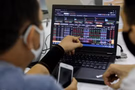 Cổ phiếu hàng không dậy sóng, Vn-Index bật tăng hơn 10 điểm