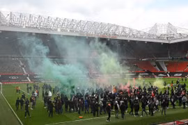 Giới chủ 6 câu lạc bộ Premier League đã dập tắt cơn phẫn nộ với Super League như thế nào?