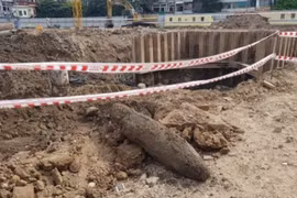 Phát hiện 1 quả bom nằm dưới Trung tâm thương mại ở Hải Dương