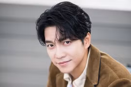 'Chàng rể quốc dân' Lee Seung Gi hẹn hò với Lee Da In
