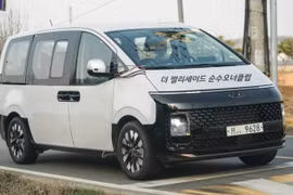 Hyundai Staria lộ diện phiên bản chạy thử nghiệm trên đường phố