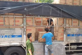 Hà Nội: Liên tiếp phát hiện phương tiện vận tải “luồng xanh” vi phạm quy định phòng dịch