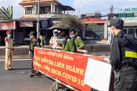 TP. HCM: Hai thanh niên nhiễm SARS-CoV-2 "thông chốt" kiểm soát dịch