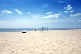 Quảng Bình: Dừng tắm biển, dừng hoạt động kinh doanh dịch vụ trên tuyến Quốc lộ 1A