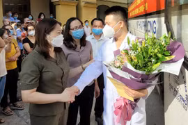 Yên Bái: Cử 30 cán bộ y tế lên đường hỗ trợ Đồng Nai chống dịch