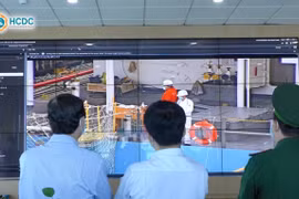 Phát hiện 1 người không tuân thủ phòng dịch COVID-19, lén thăm người thân trên tàu nhập cảnh