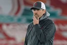 HLV Klopp tuyên bố sẽ không tăng cường thêm trung vệ