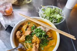 Chủ quán ăn vừa mở hàng sau dịch, lập tức bị “sốc” vì “bão giá”