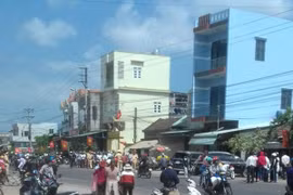 Bình Định: Ô tô gây tai nạn liên hoàn, 5 người thương vong