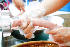 Tăng cường kiểm tra bánh chưng, giò chả, thực phẩm handmade dịp Tết Nguyên đán