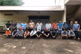 Triệt phá “trường gà” giữa vườn điều khống chế 22 đối tượng đánh bạc