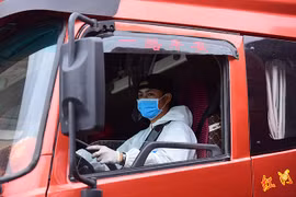 Thiếu hụt lái xe, việc vận chuyển nông sản tại các tỉnh phía Nam gặp khó khăn