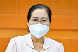 Chủ tịch HĐND TP. HCM: Không nên áp dụng nhiều “Thẻ xanh, Thẻ vàng”