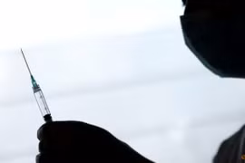 Cơ quan y tế EU nói không cần liều vắc xin COVID-19 tăng cường