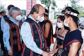 Chủ tịch nước Nguyễn Xuân Phúc: Chính quyền phải luôn gần dân, sát dân, lắng nghe dân