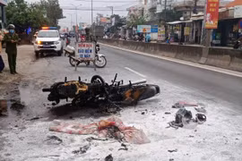 Quảng Nam: Hai xe máy bốc cháy dữ dội sau va chạm giao thông, 2 người bị thương nặng